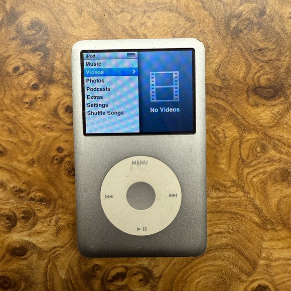 Apple iPod Classic Silver with USB Charging Cable